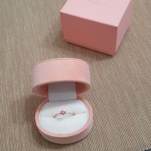 Super pretty pink sapphire and diamonds 18k gold ring from Anpe Atelier